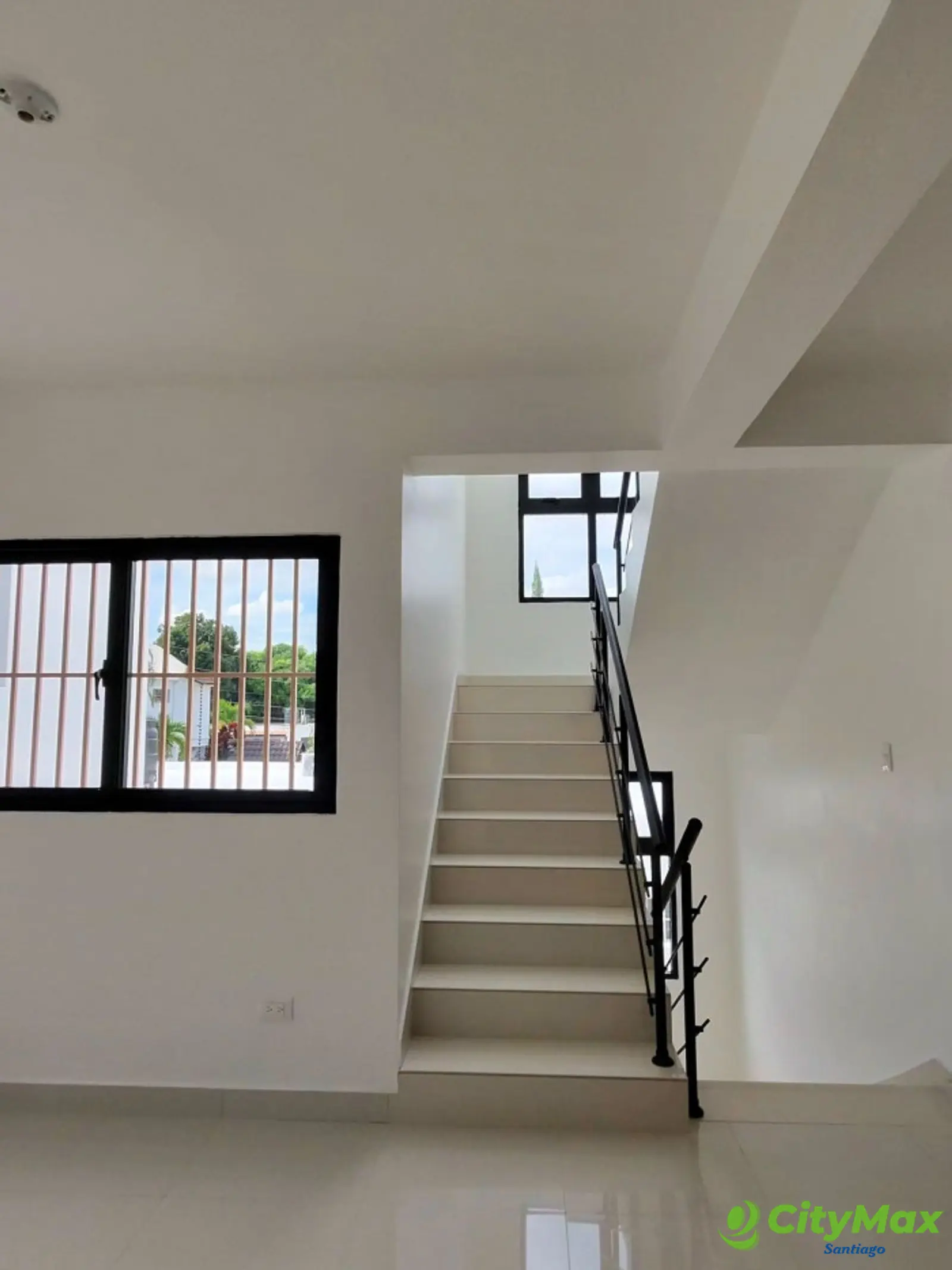 VENTA DE CASA DE DOS NIVELES EN SANTIAGO - foto 8
