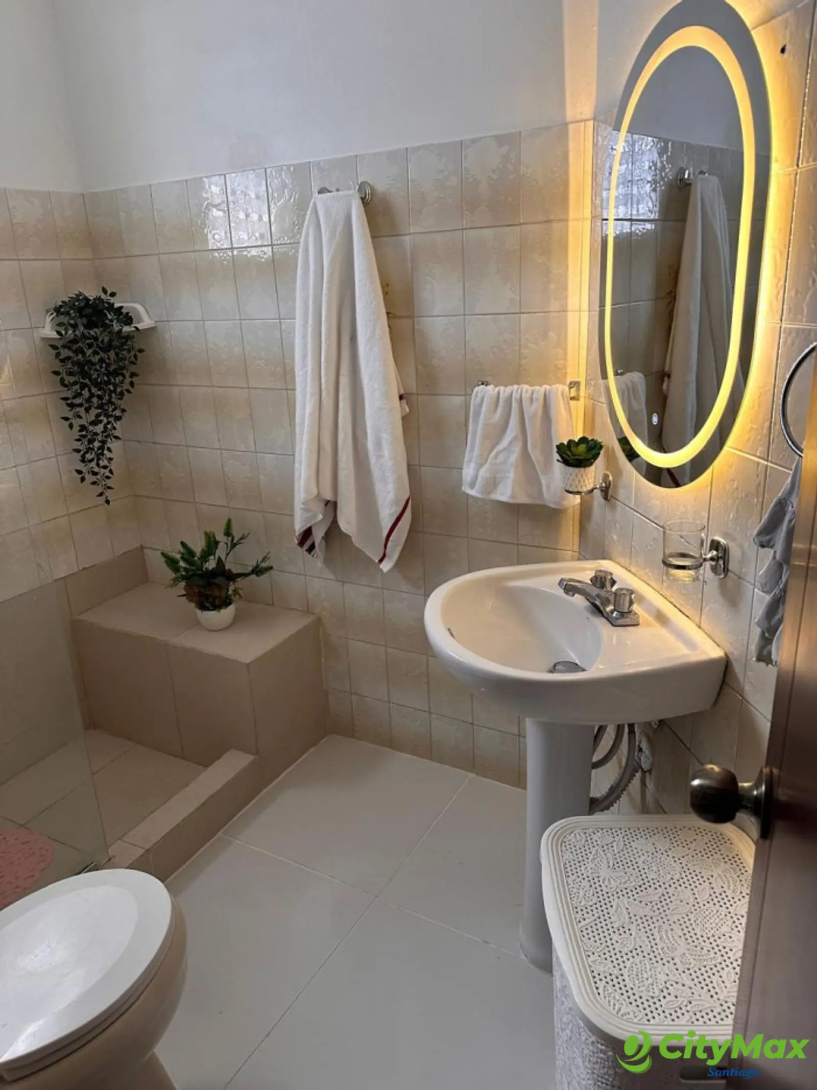 VENTA DE CASA CON PATIO EN LLANOS DE GURABO - foto 9