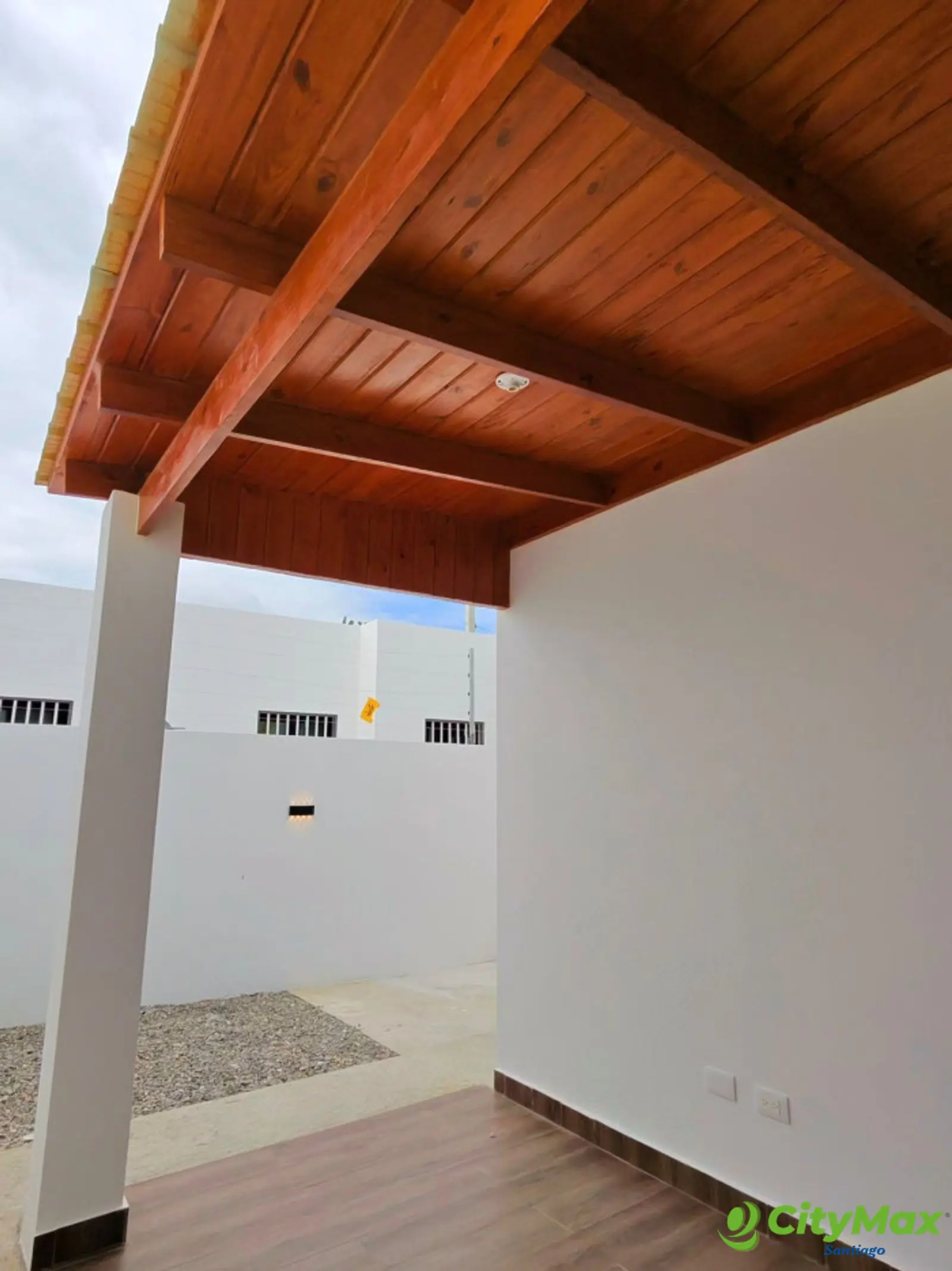 VENTA DE CASA DE DOS NIVELES EN SANTIAGO - foto 3