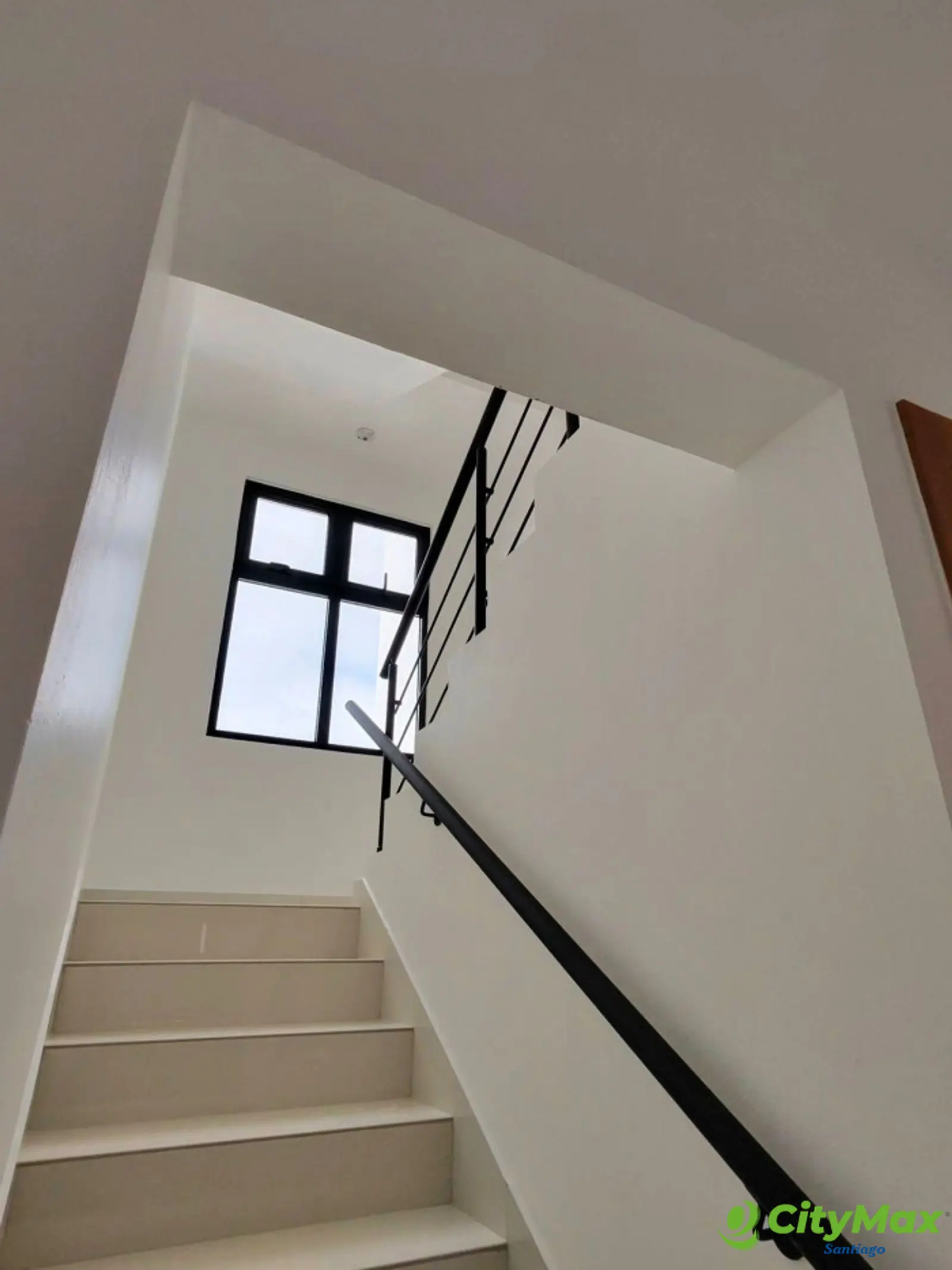 VENTA DE CASA DE DOS NIVELES EN SANTIAGO - foto 9