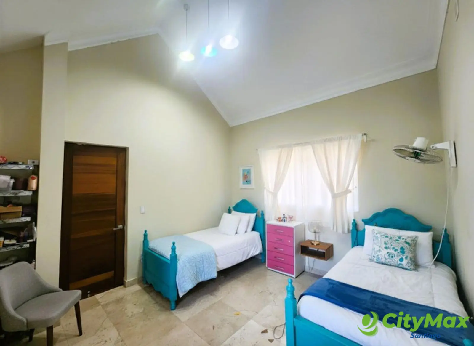 VENTA DE CASA CON AMPLIO PATIO EN LAS CARMELITAS  - foto 16