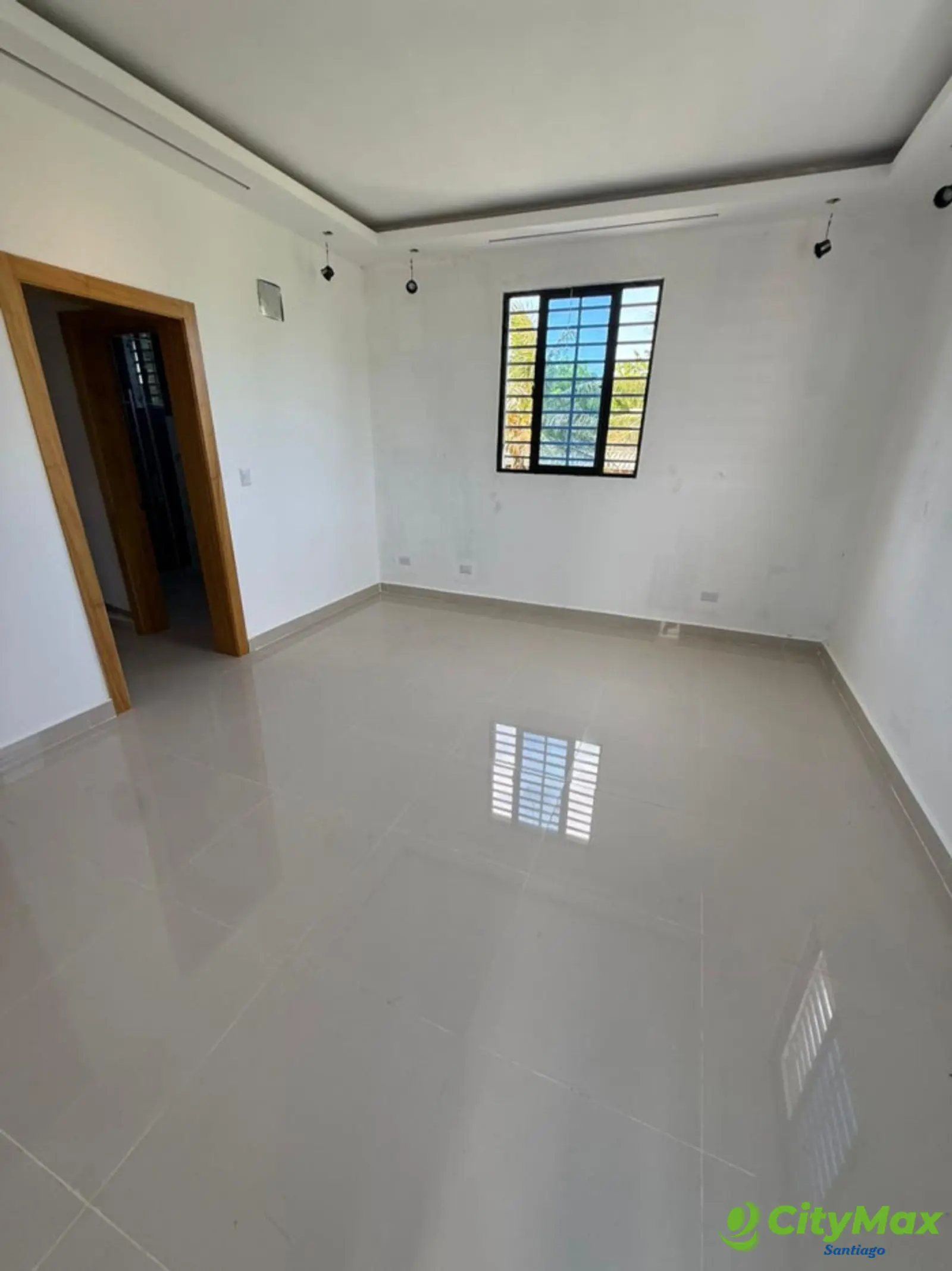 VENTA DE CASA CON PATIO EN LOS LLANOS DE GURABO - foto 16