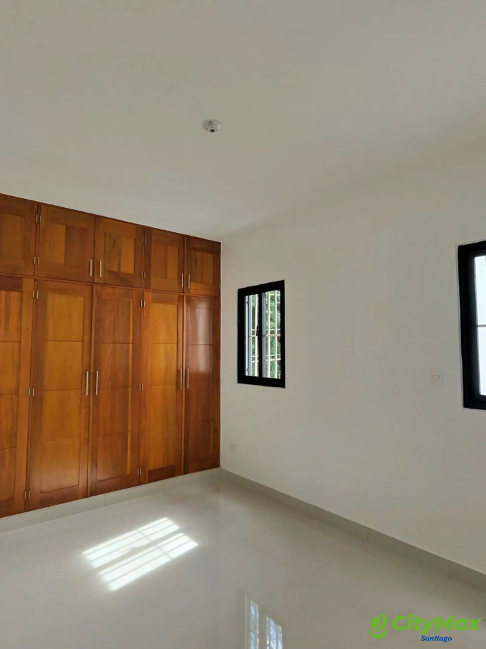 VENTA DE CASA DE DOS NIVELES EN SANTIAGO - foto 10