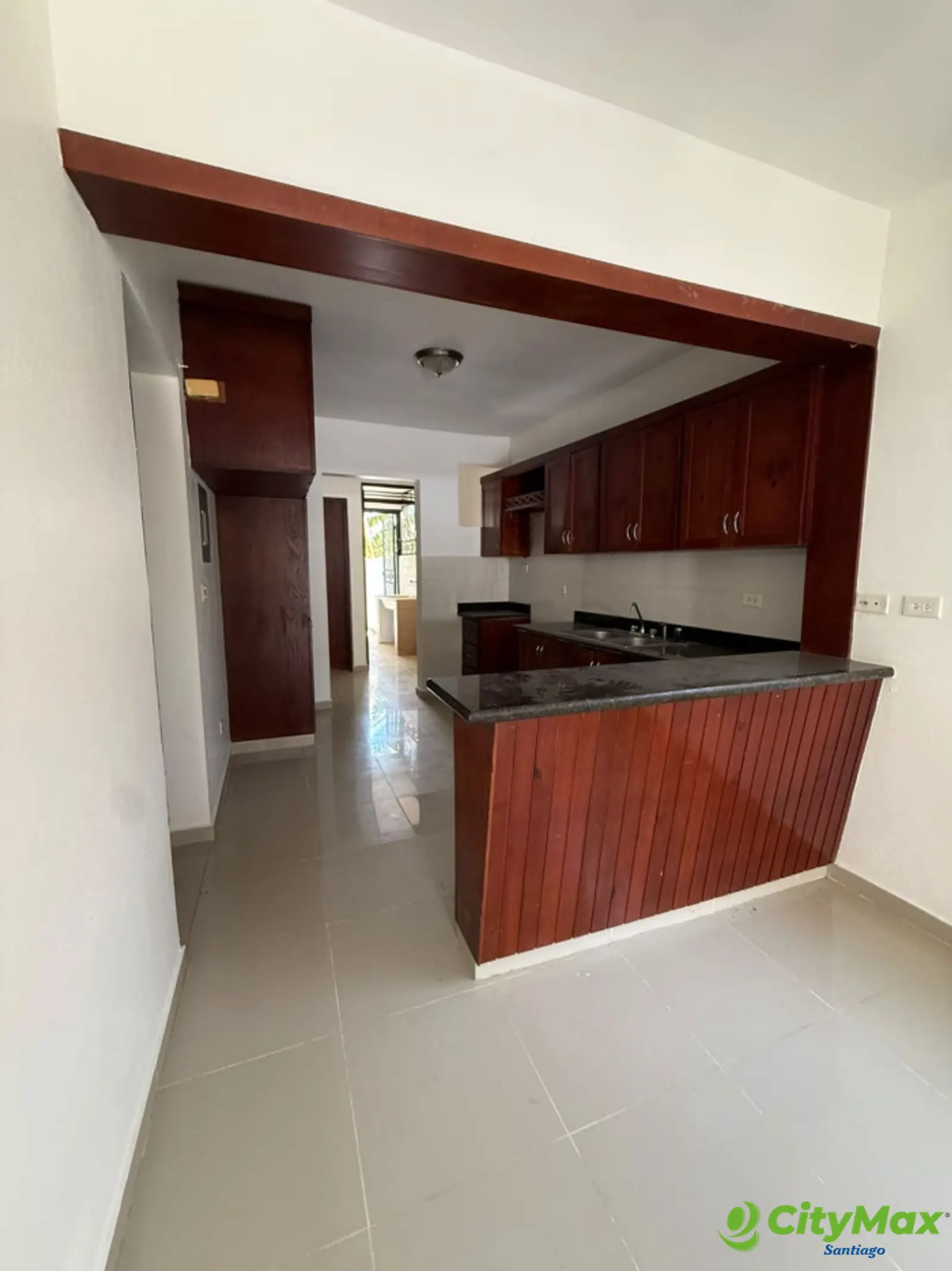 VENTA DE CASA FRENTE AL ASILO MAO VALVERDE - foto 6