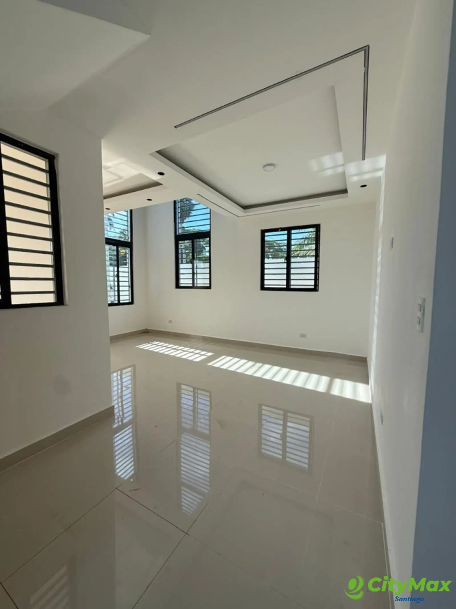 VENTA DE CASA CON PATIO EN LOS LLANOS DE GURABO - foto 11