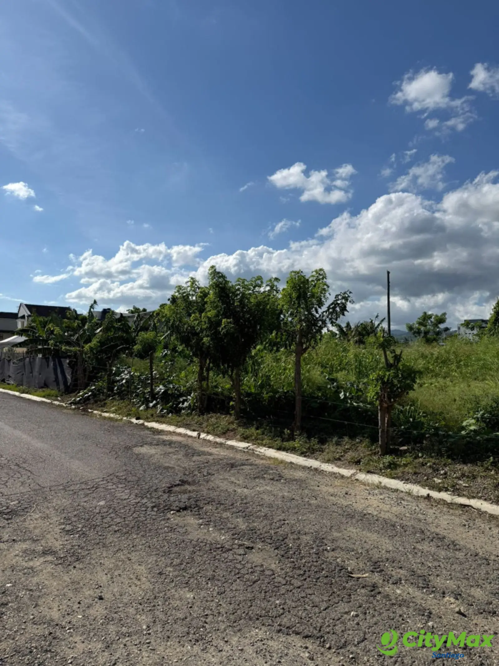 VENTA SOLAR ZONA RESIDENCIAL EN LOS LLANOS DE GURABO - foto 3