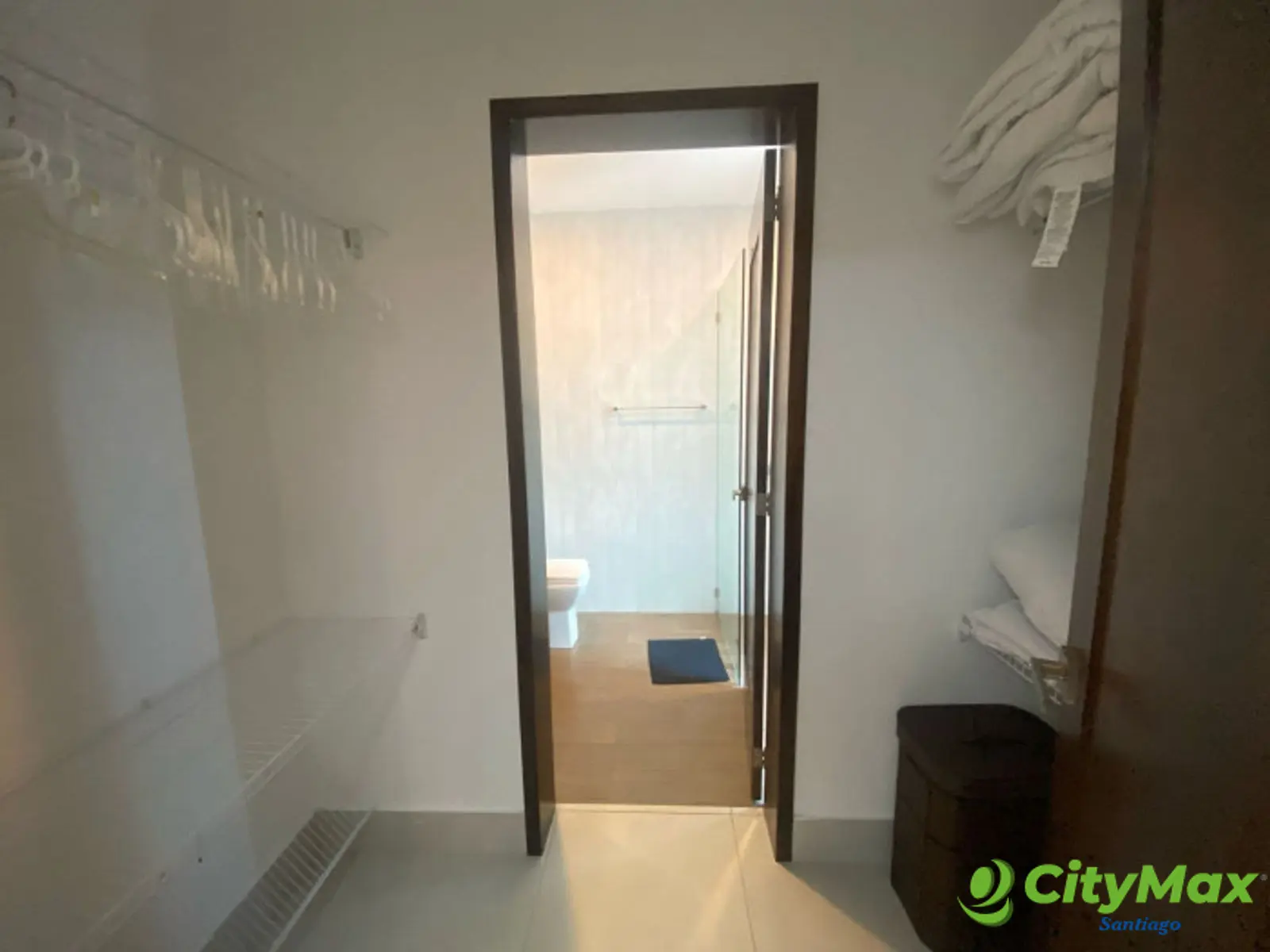 VENTA DE TORRE DE APARTAMENTOS EN LA ESMERALDA - foto 12