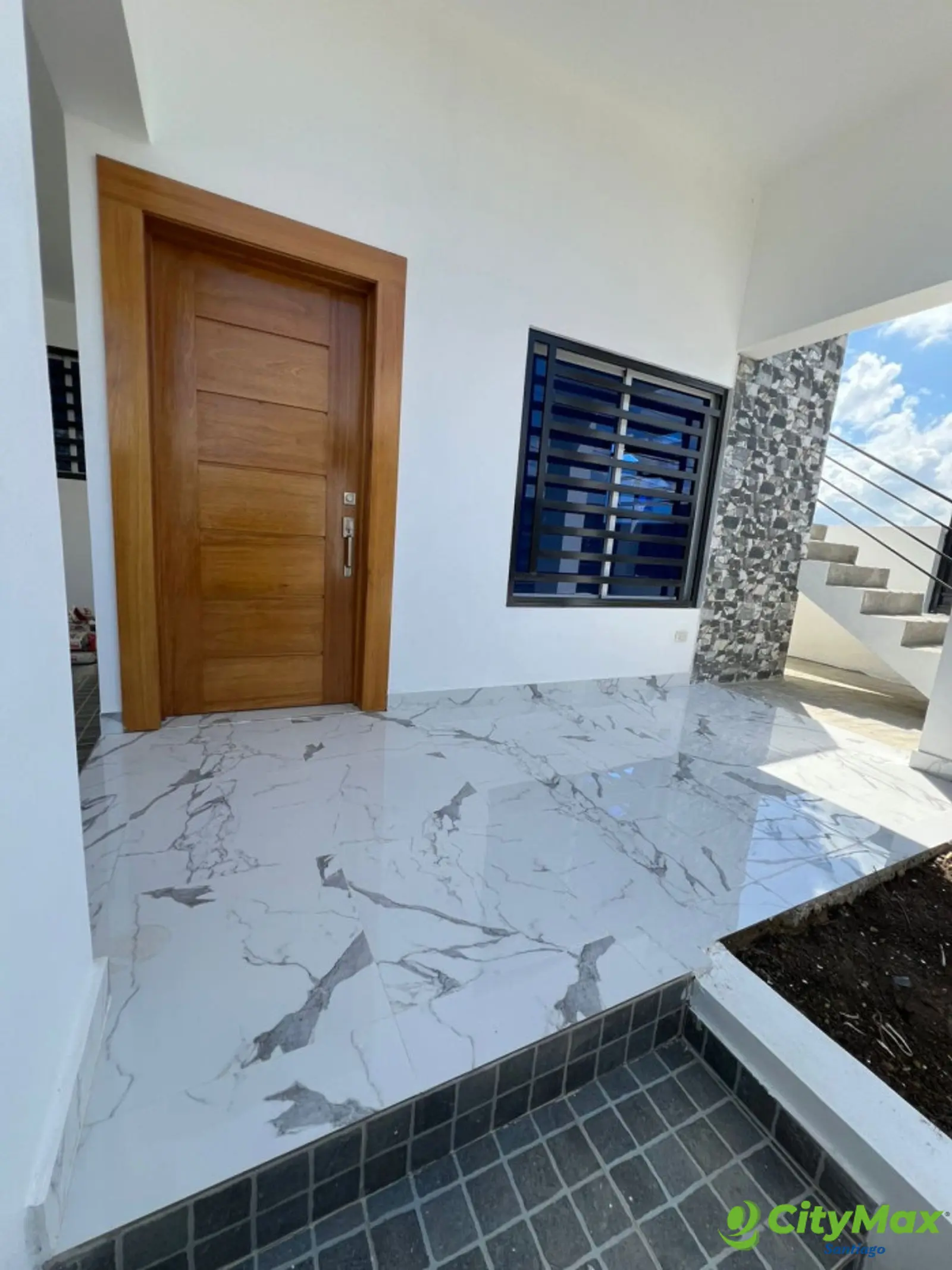 VENTA DE CASA CERCA SUPERMERCADO BRAVO , BANCO POPULAR - foto 2