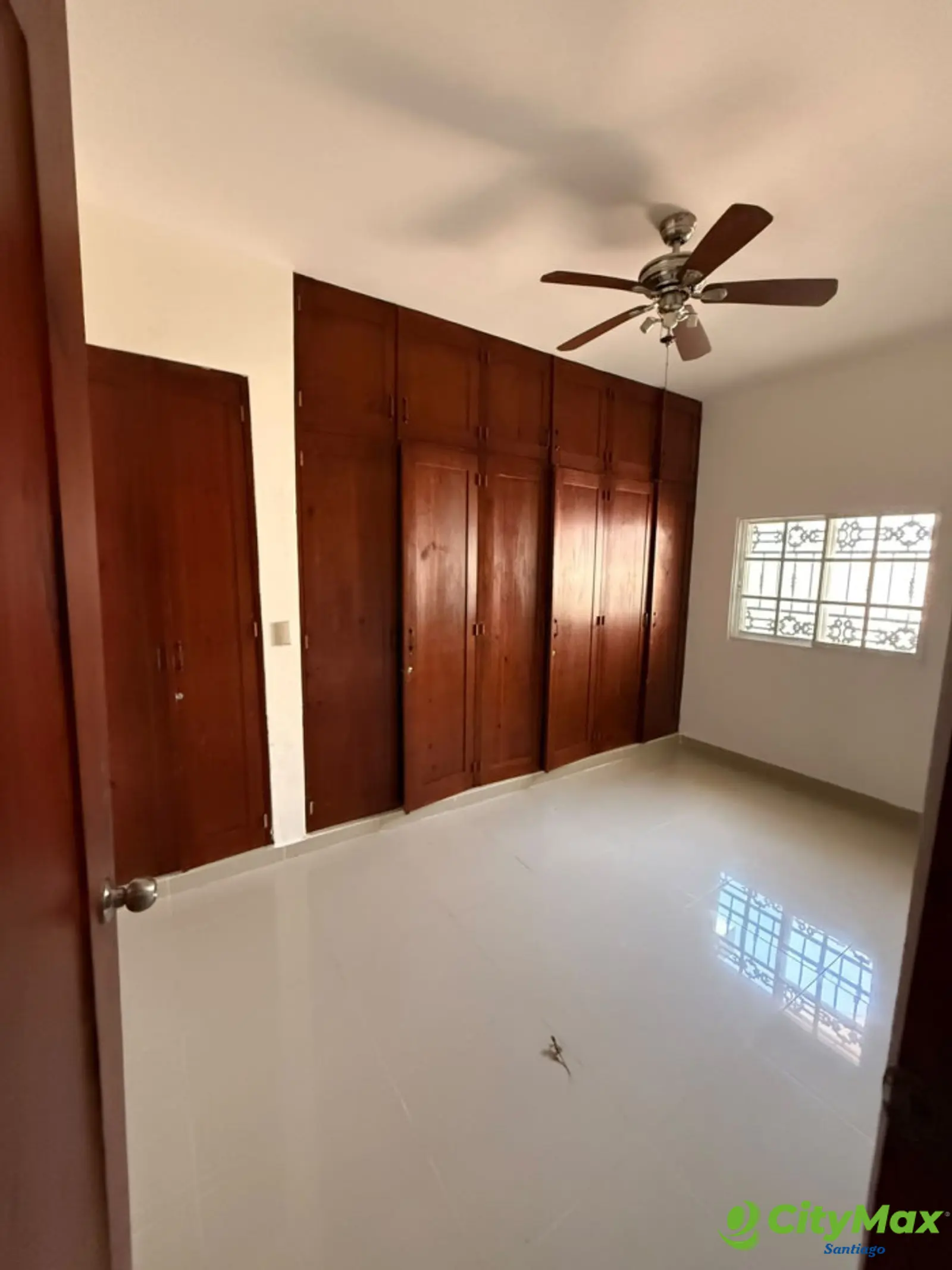 VENTA DE CASA FRENTE AL ASILO MAO VALVERDE - foto 7