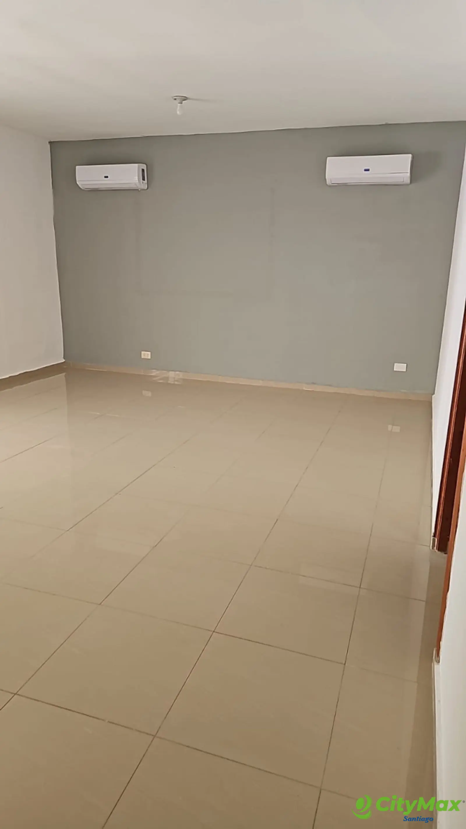 LOCAL COMERCIAL EN ALQUILER EN LOS CERROS DE GURABO - foto 4