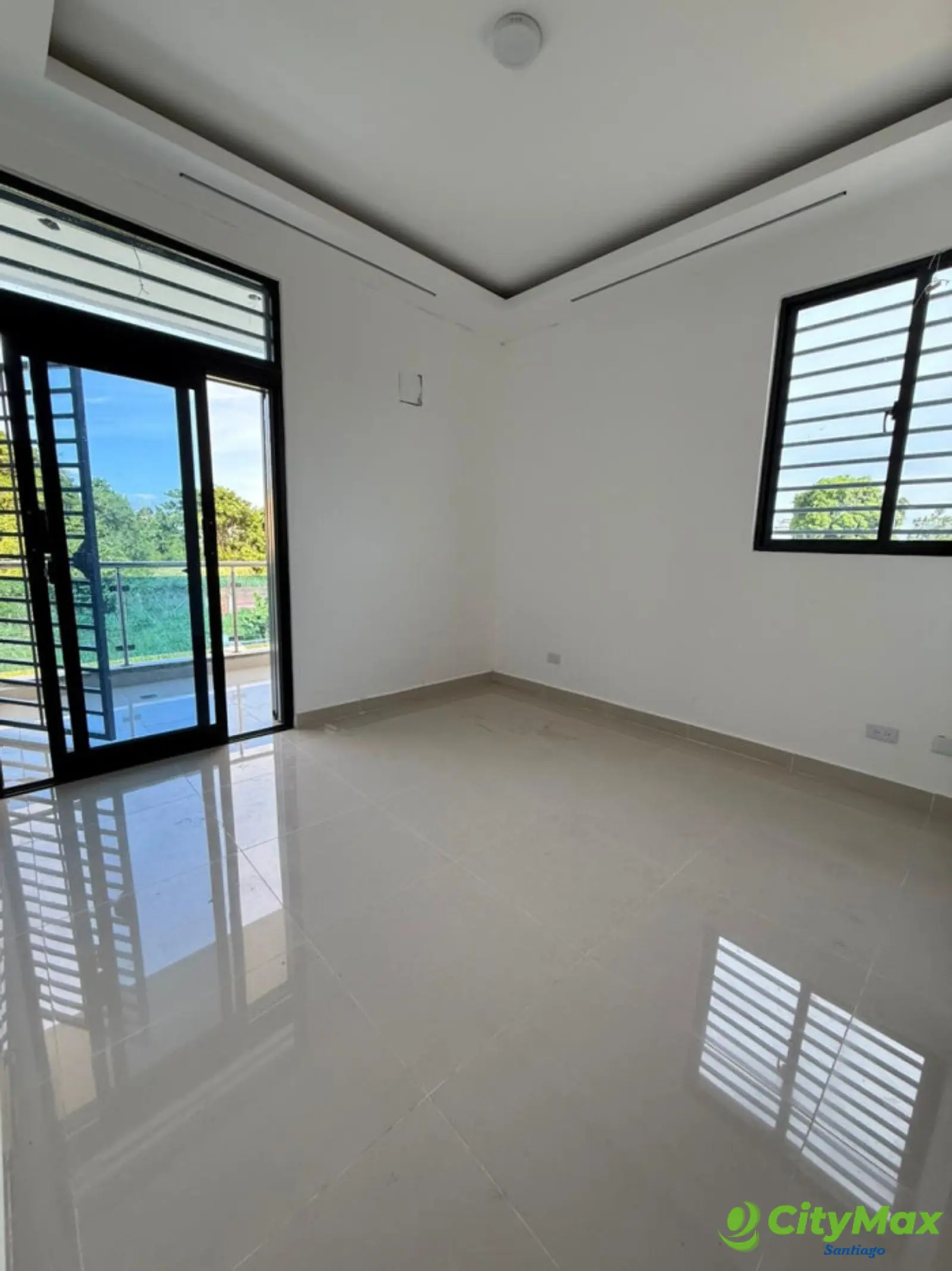 VENTA DE CASA CON PATIO EN LOS LLANOS DE GURABO - foto 15