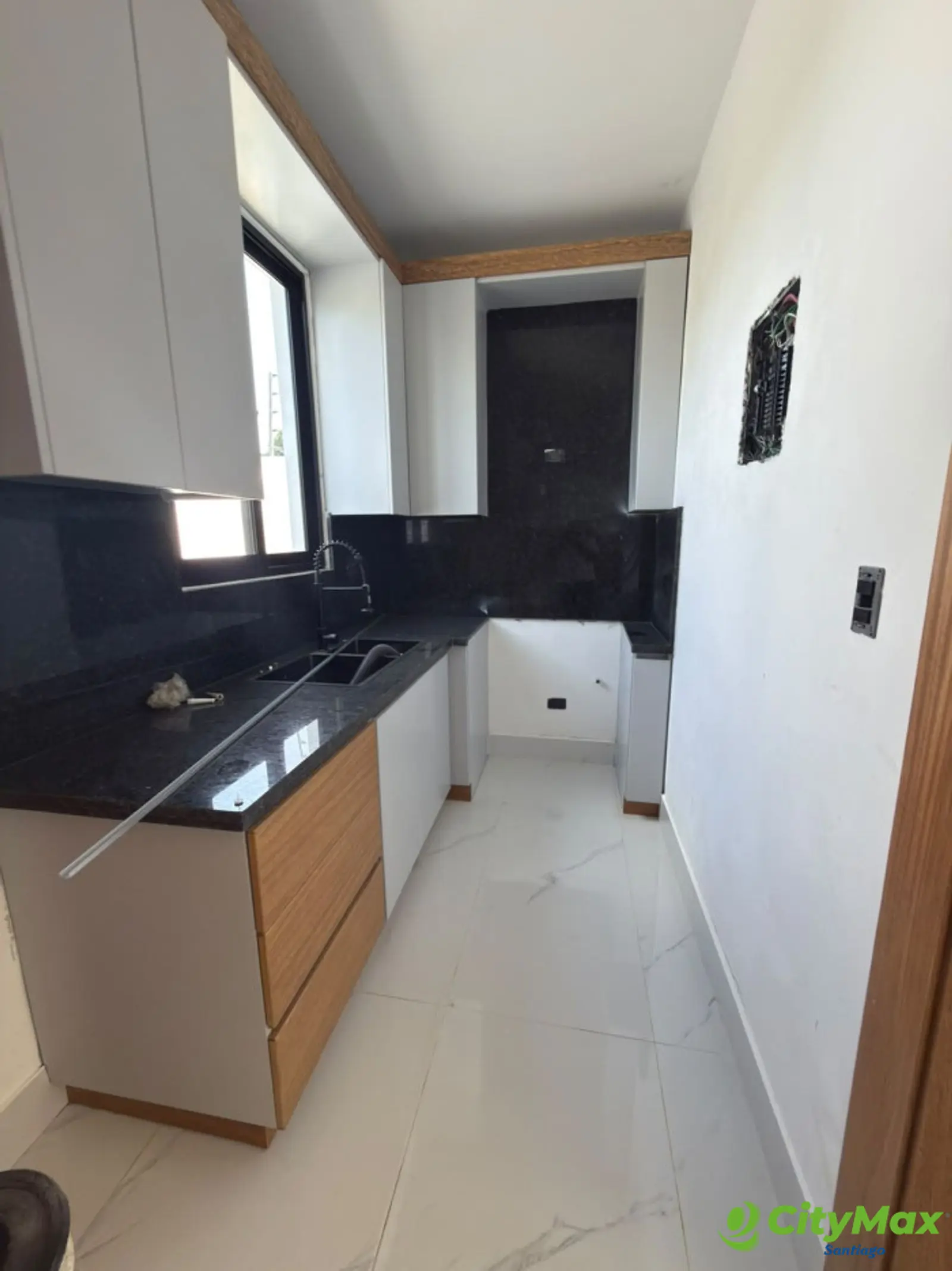 VENTA DE CASA CON  PATIO EN  LLANOS DE GURABO - foto 3